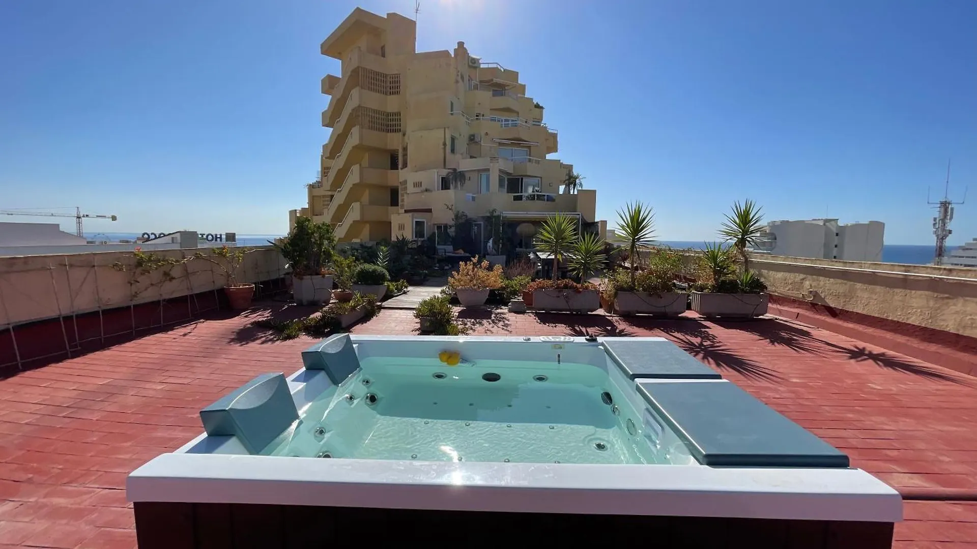 Luxury Rental Benalmadena - 550 M2 Penthouse - Jacuzzi, Golf & Beach Daire